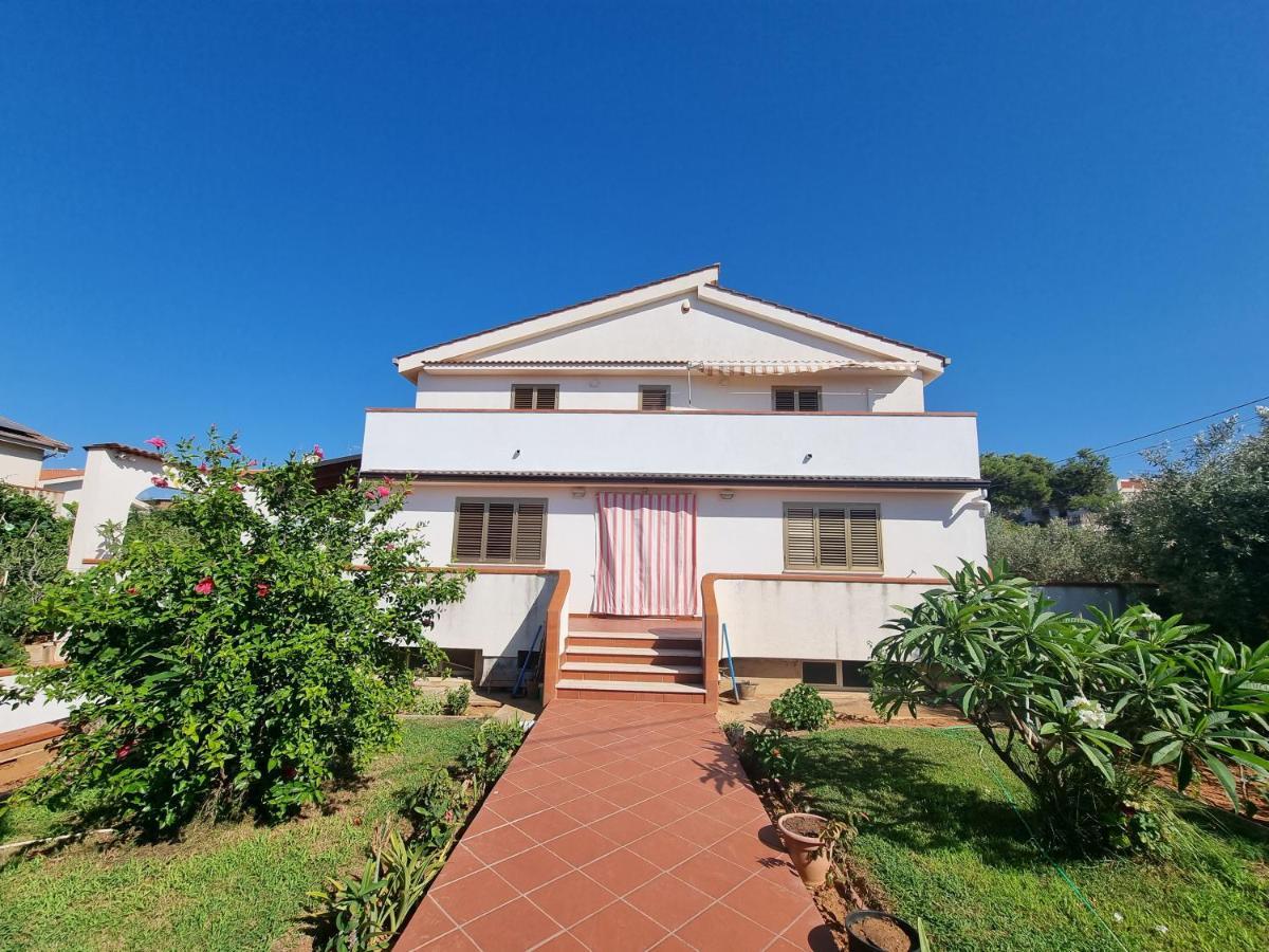 Villa Flora - With Sea View, 2 Minutes Walk To Beach Trappeto  Bagian luar foto