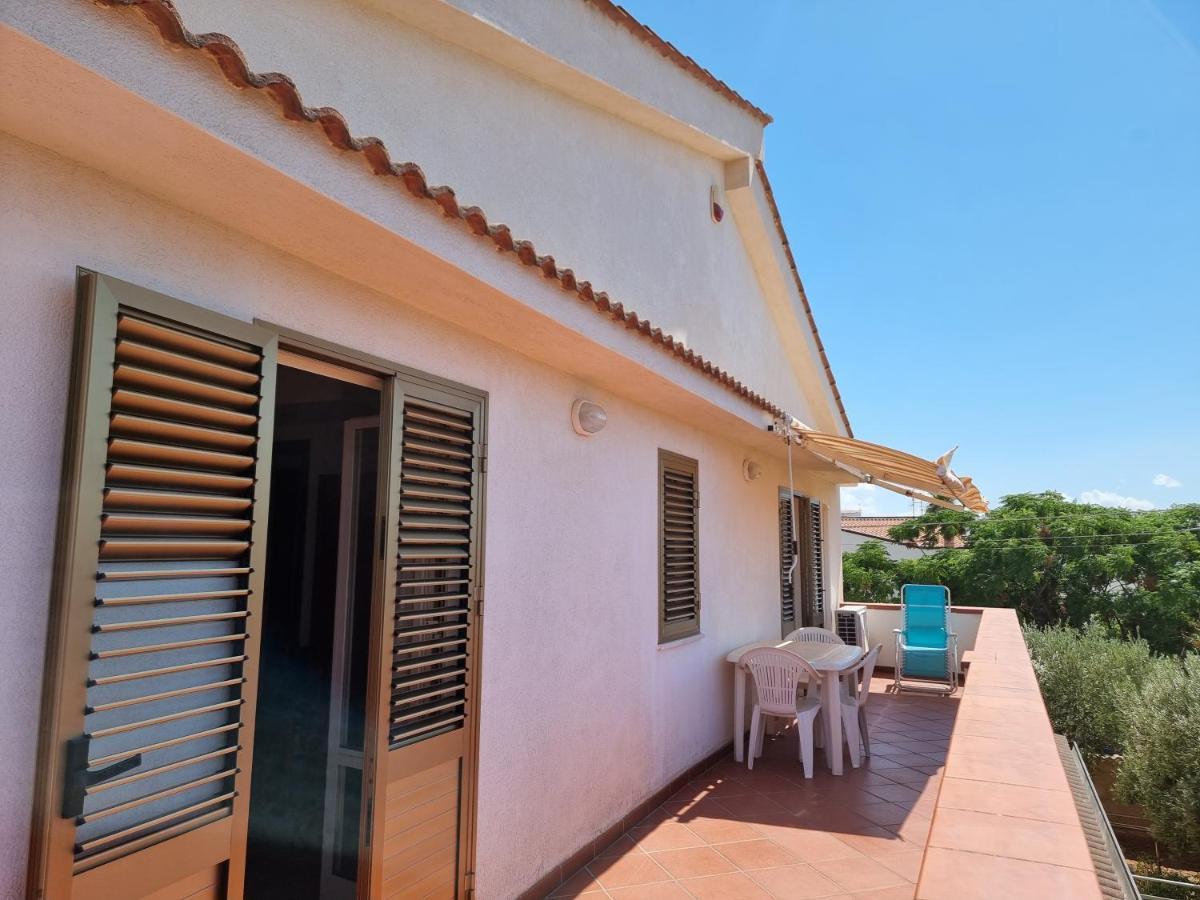 Villa Flora - With Sea View, 2 Minutes Walk To Beach Trappeto  Bagian luar foto